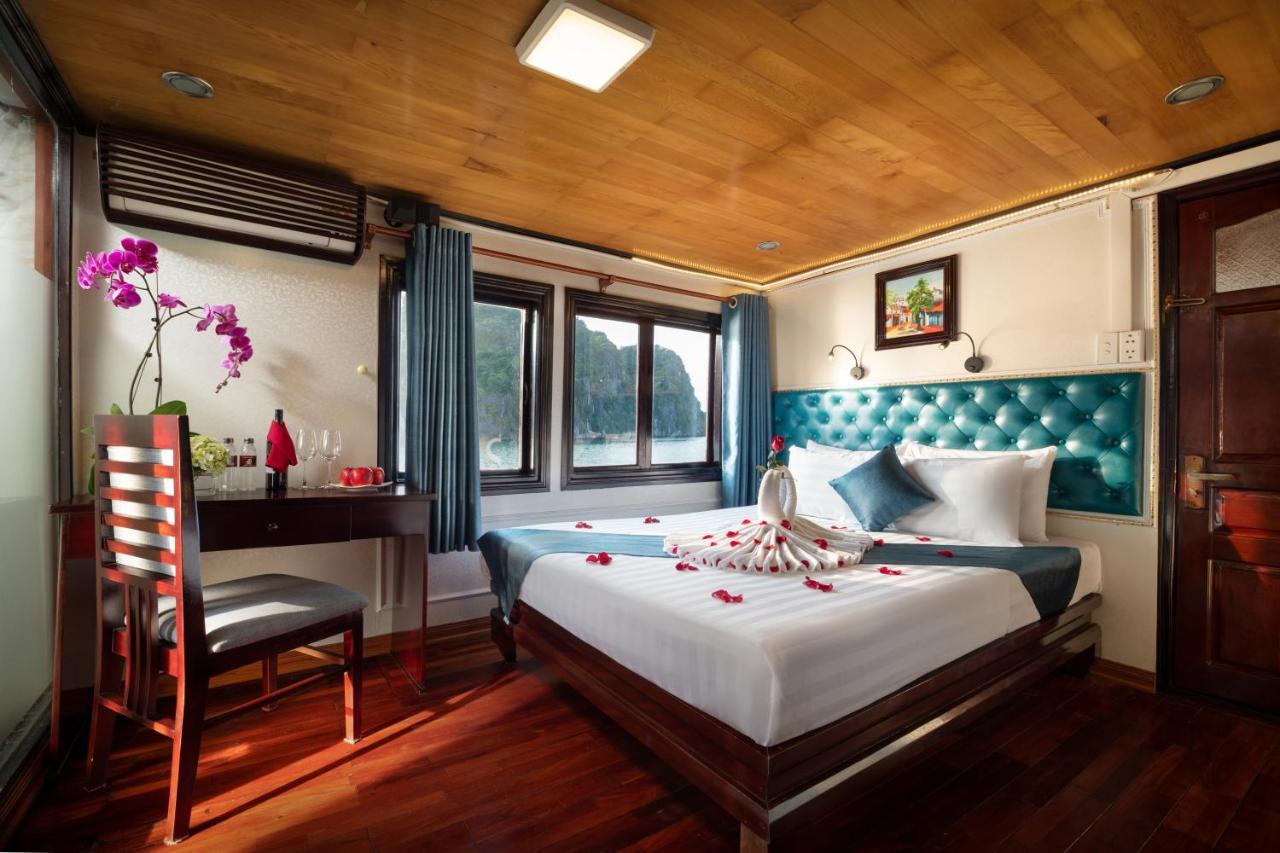 Charm Boutique Cruise Hotel Ha Long Exterior photo