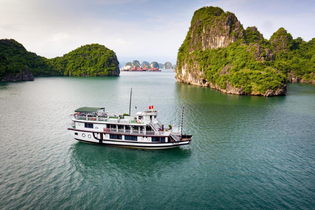 Charm Boutique Cruise Hotel Ha Long Exterior photo