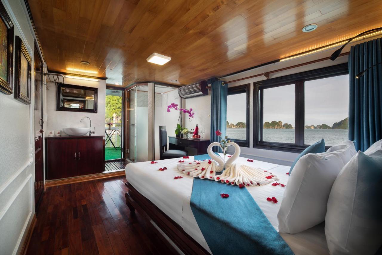 Charm Boutique Cruise Hotel Ha Long Exterior photo