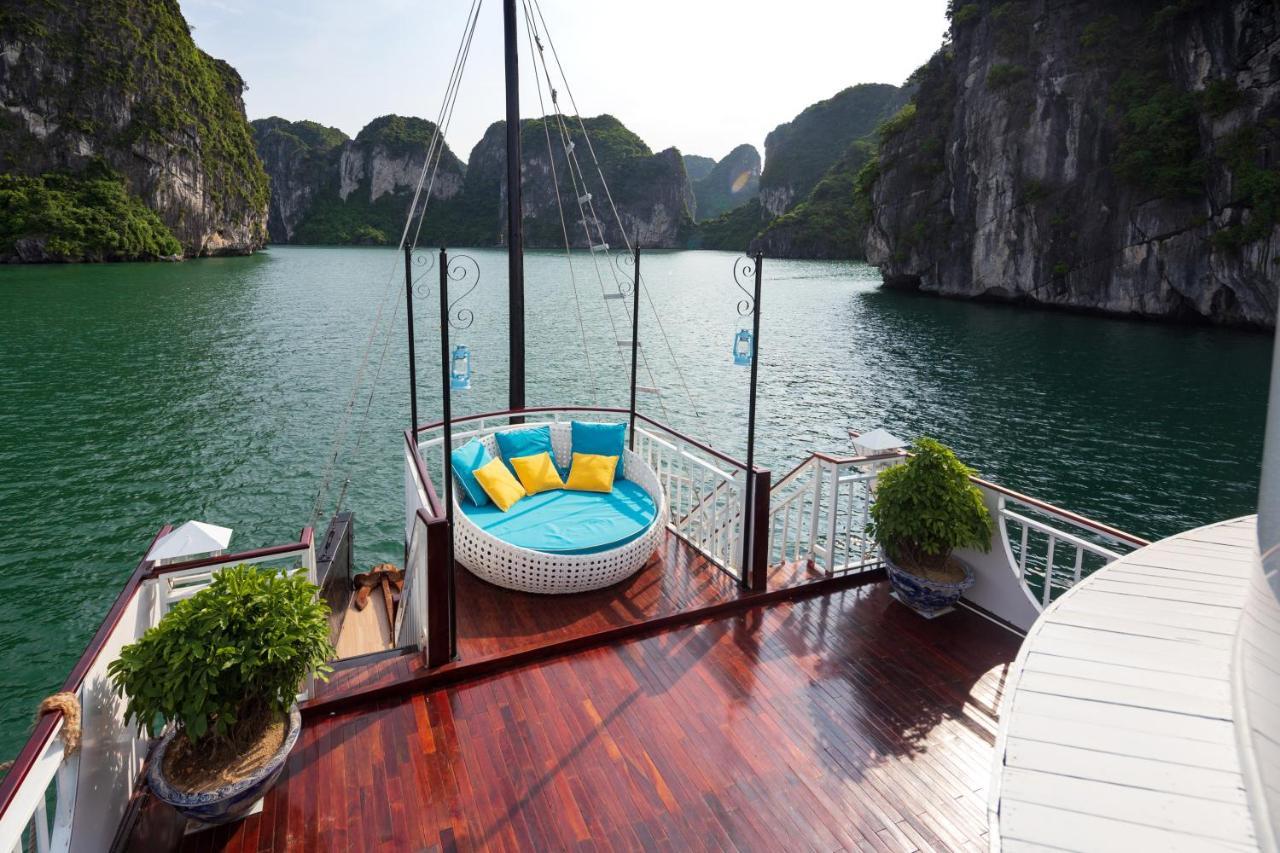 Charm Boutique Cruise Hotel Ha Long Exterior photo